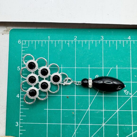 Vtg Sarah Coventry Black Charmer Brooch Dangle Silvertone Detachable Charm - Picture 8 of 9